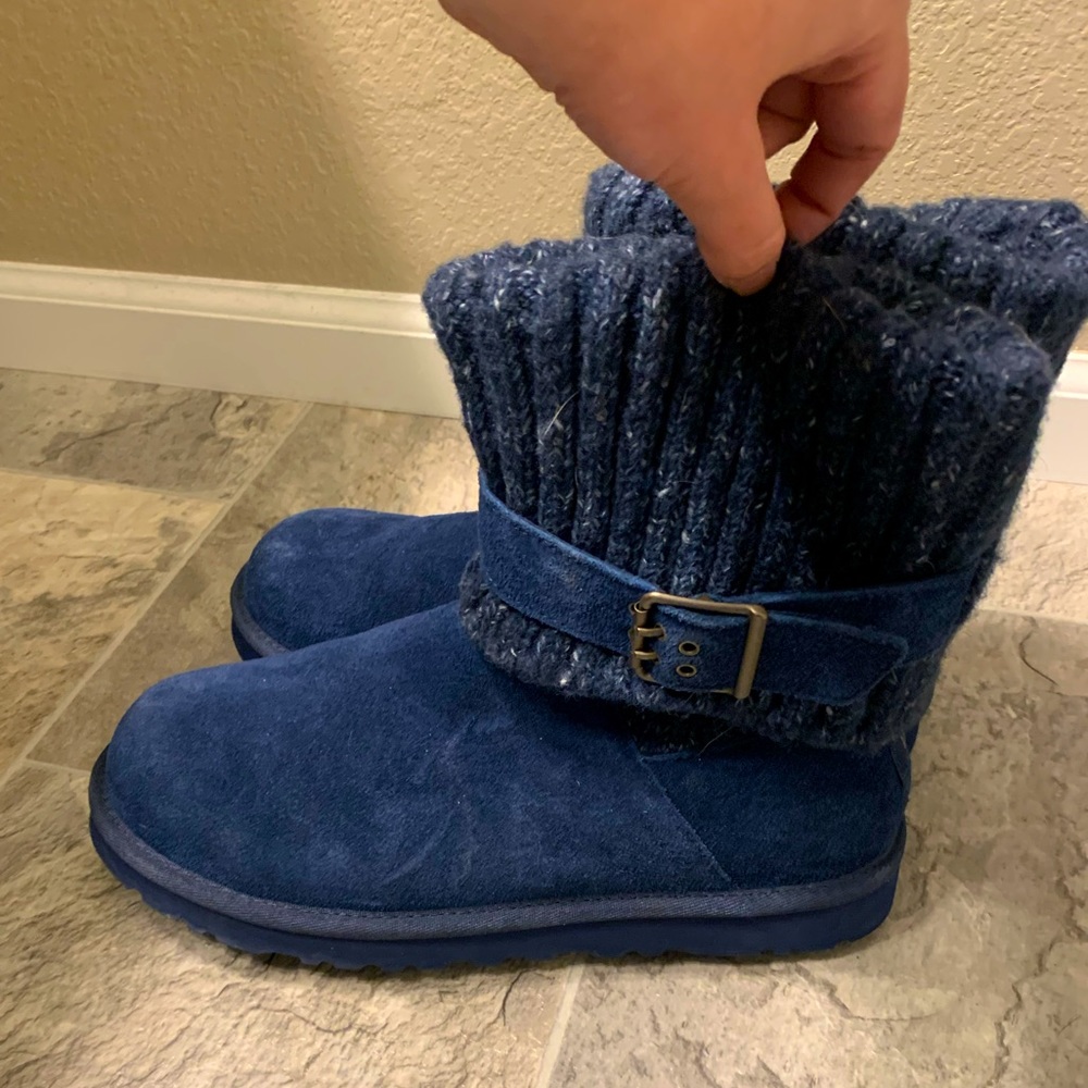 Navy sweater cuffed Ugg boots